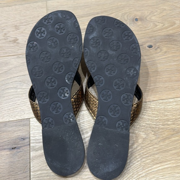 Tory Burch leather flip flops, size 8 - Picture 6 of 6